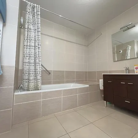 Confortable Proche Centre-ville, 4 Pers, Parking Inclus - Fr-1-474-209